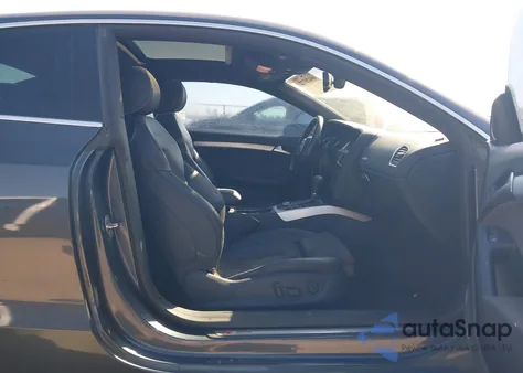 2011 Audi A5 2.0T Premium z USA, uszkodzony, nr VIN WAUWFAFR7BA038534